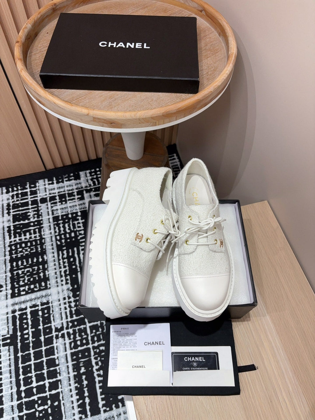 CHANEL OXFORD SHOES IN WHITE TWEED AND CALFSKIN