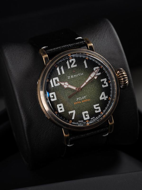 Vintage-Style Aviator Watch – Bronze Case, Green Dial