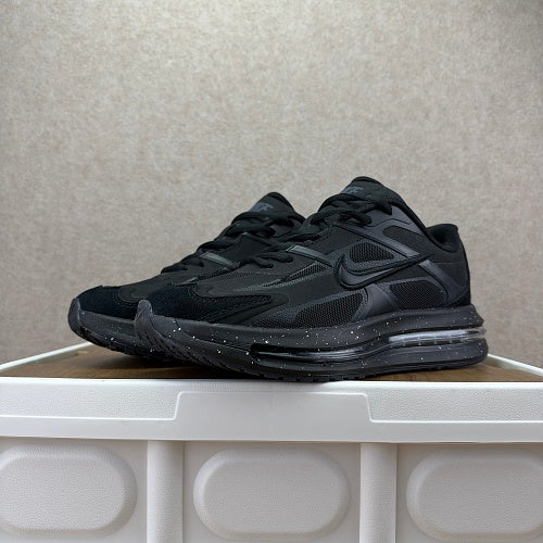 Nike Air Max Metro – All-Black Sneakers
