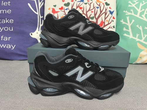 New Balance Black & Silver Chunky Sneakers